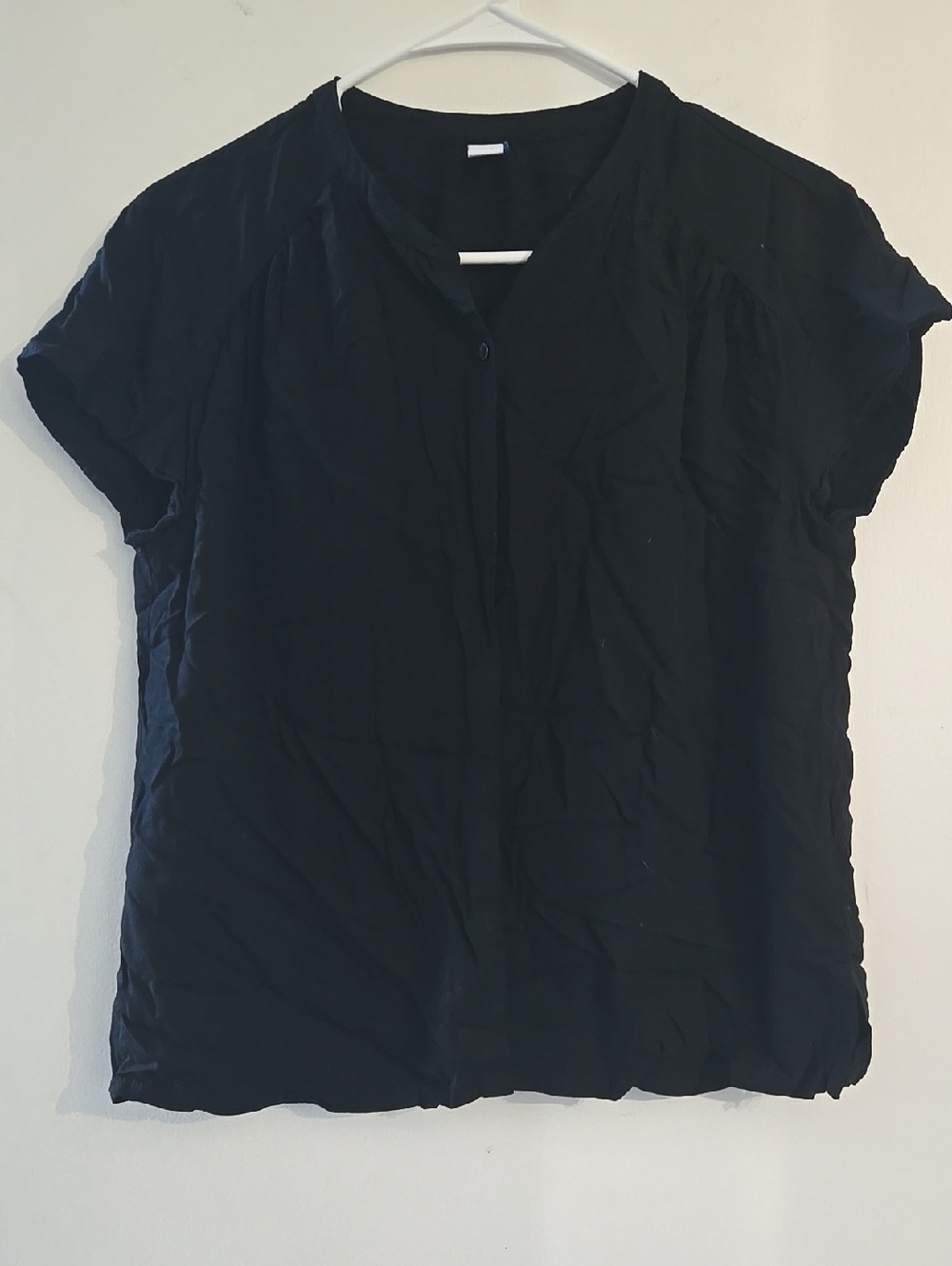 Old Navy Black Short Sleeve Button-Front Blouse